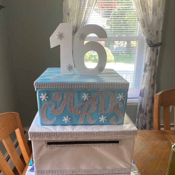 Card Box - Picture 1 of 3